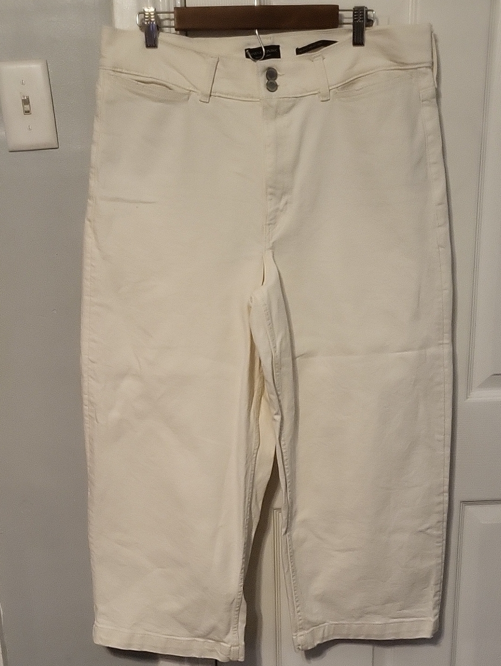 Banana Republic High Rise Cream Wide Leg Crop Pants 33 (16) Lightly Distressed